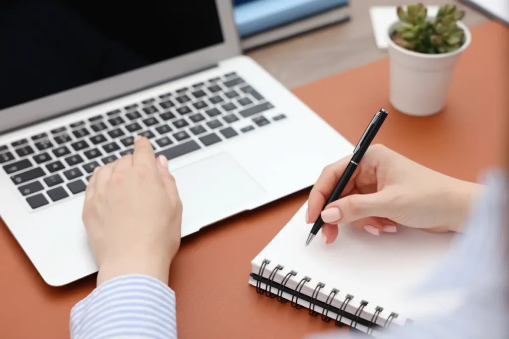 Beginner freelance writer starting online writing jobs with no experience 2025